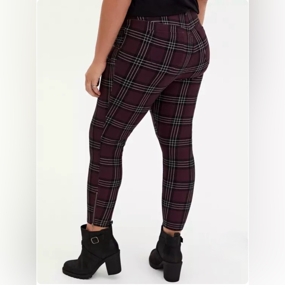 NWT Torrid Skinny Studio Luxe Ponte Mid-Rise Zipper Pant - Plaid Purple - Picture 2 of 12